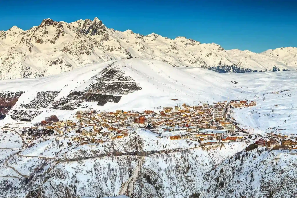 La station de ski de l’Alpe d’Huez en hiver