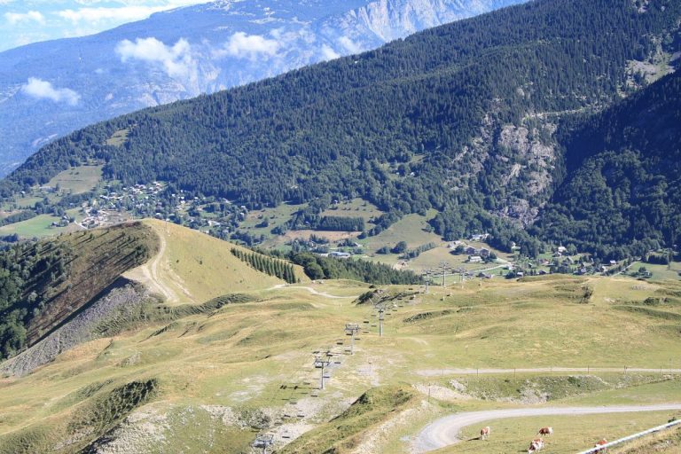 La station de l'Alpe du Grand Serre en été