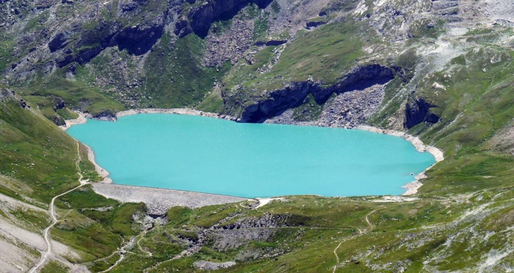 Le Lac de la Sassière, près de Tignes