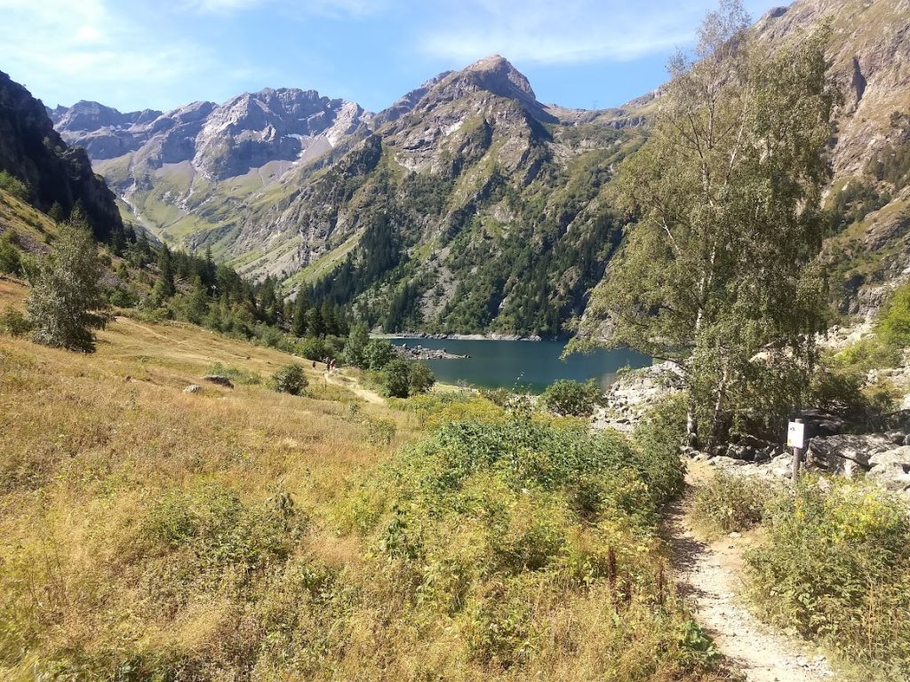 Le sentier qui mène au lac du Lauvitel, près des Deux Alpes