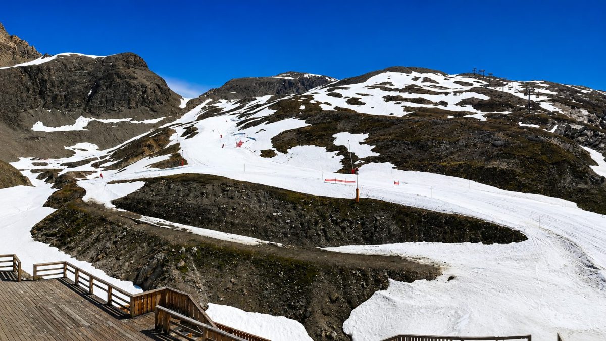 Le domaine skiable d'été sur le glacier de Pisaillas à Val d'Isère