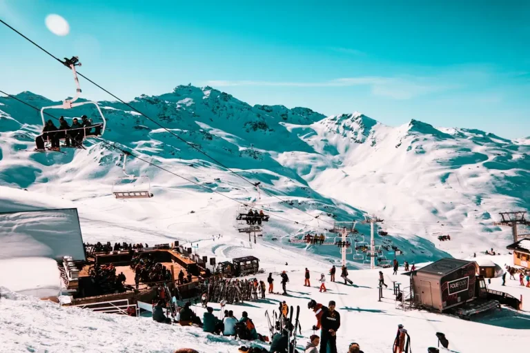 Un télésiège sur le domaine skiable de Val Thorens
