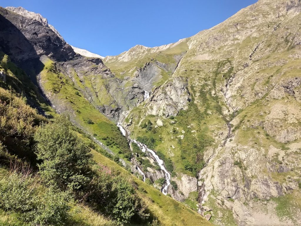 Torrents sur le sentier de randonnée du lac de la Muzelle
