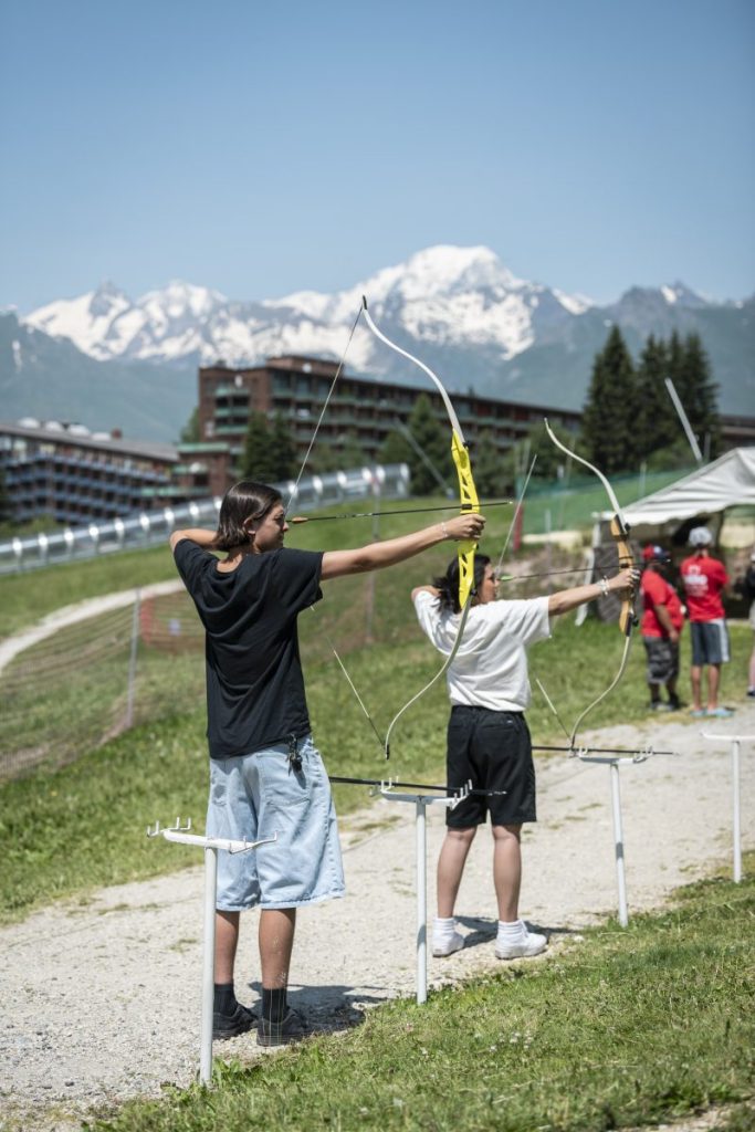 Tir à l'arc aux Arcs devant le Mont Blanc