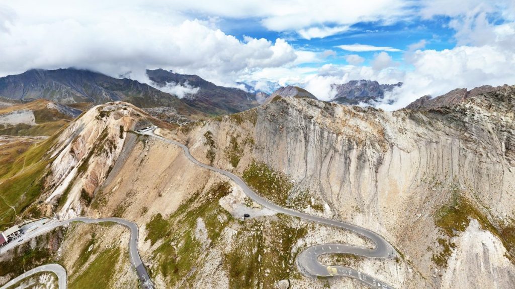 Le Col du Galibier en été