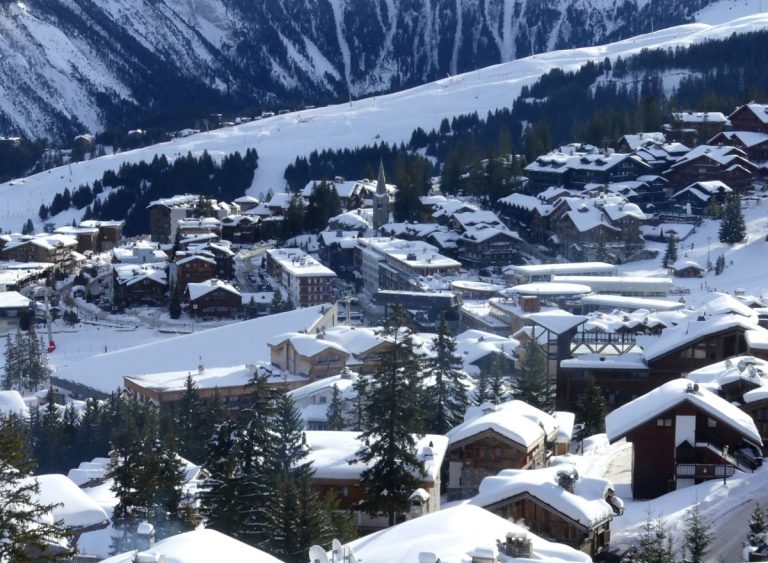 La station de Courchevel 1850 en hiver