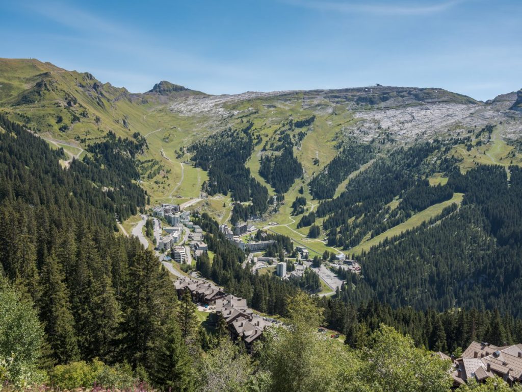 La station de Flaine en été