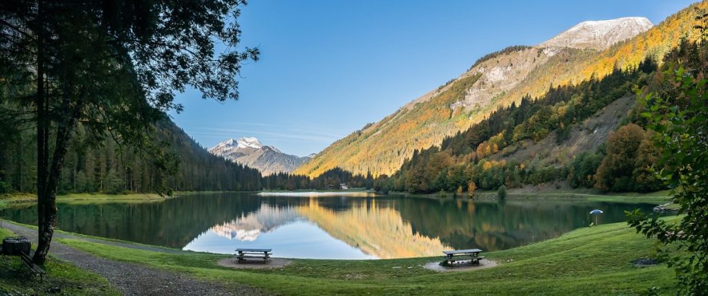 Le lac de Montriond à Morzine (Photo de Krzysztof Golik)