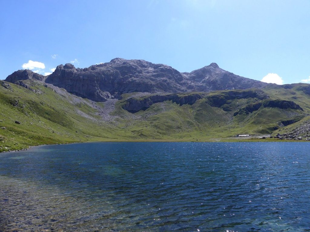 Le lac de la Plagne en été