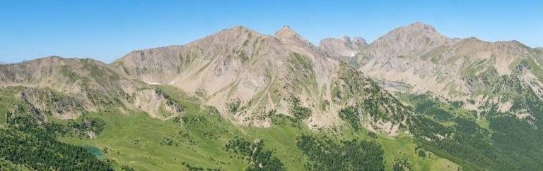 Paysage montagneux vers la station des Orres