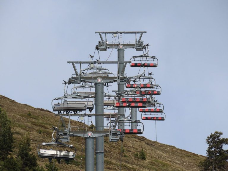Un télésiège à la Plagne en été
