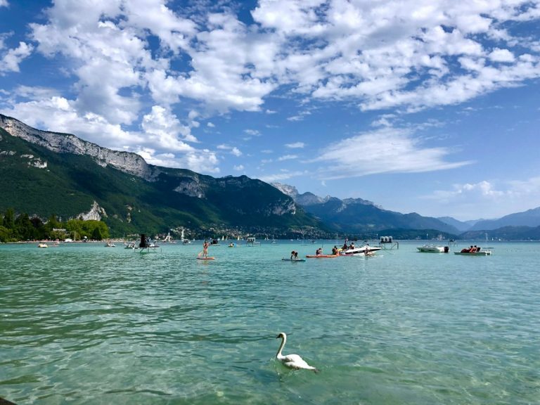 Le lac d'Annecy en été