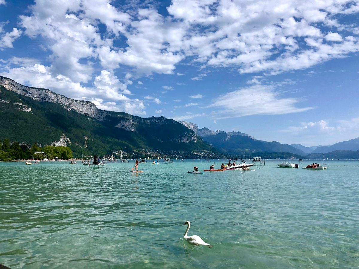 Le lac d'Annecy en été