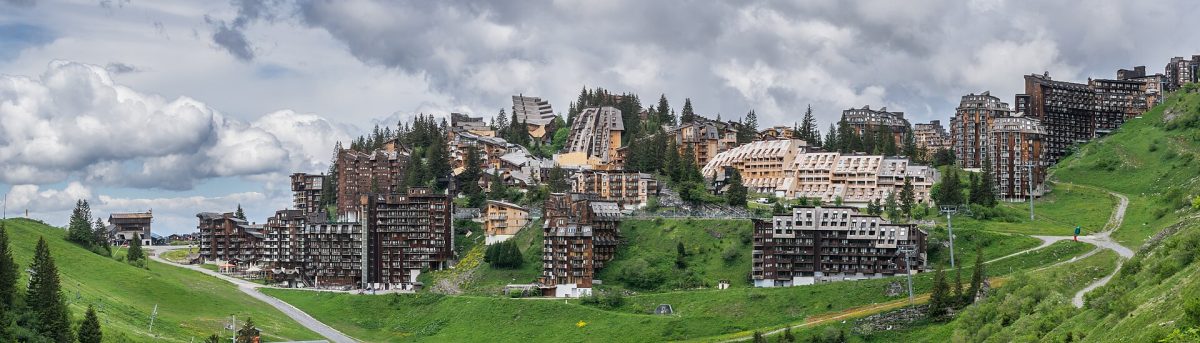 La station d'Avoriaz en été, au cœur des Portes du Soleil