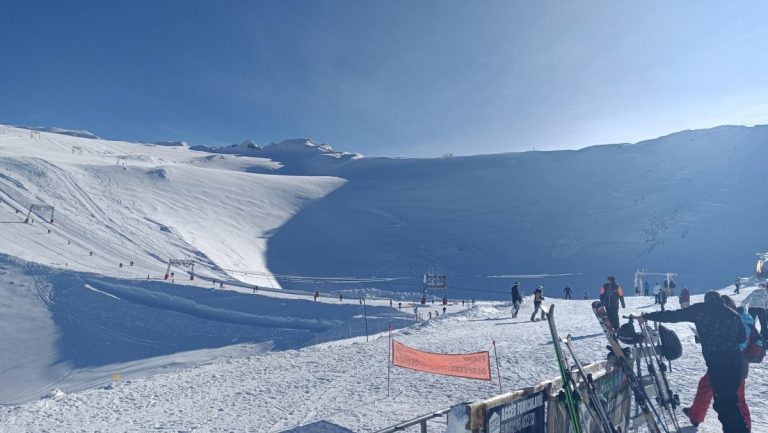 Le glacier de Mont-de-Lans aux Deux Alpes qui permet une ouverture en novembre