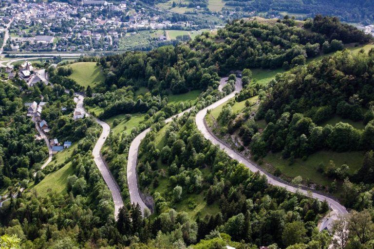 La montée de l'Alpe d'Huez et ses 21 virages