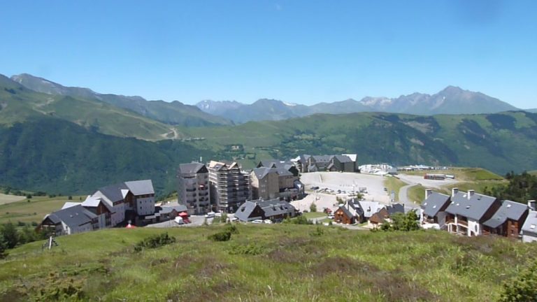 La station de Peyragudes en été, dans les Pyrénées