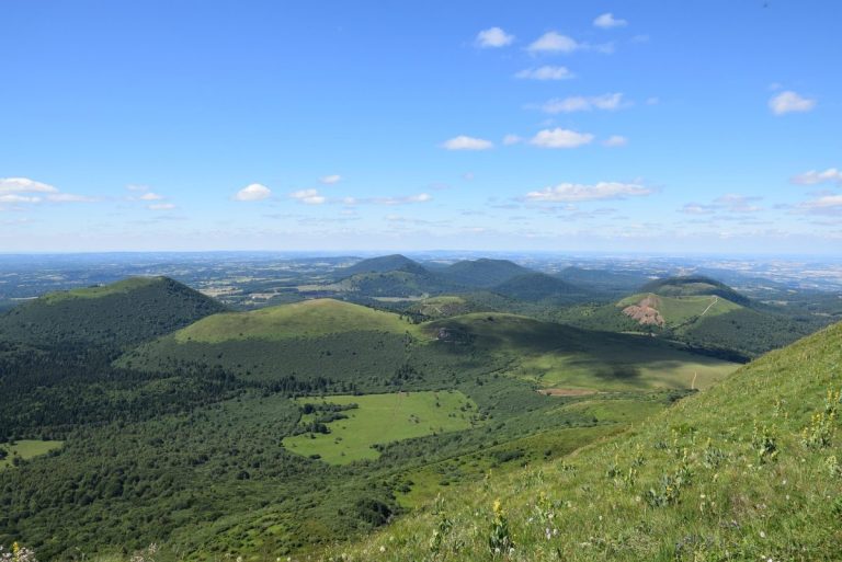 La chaîne des puys dans le Massif Central