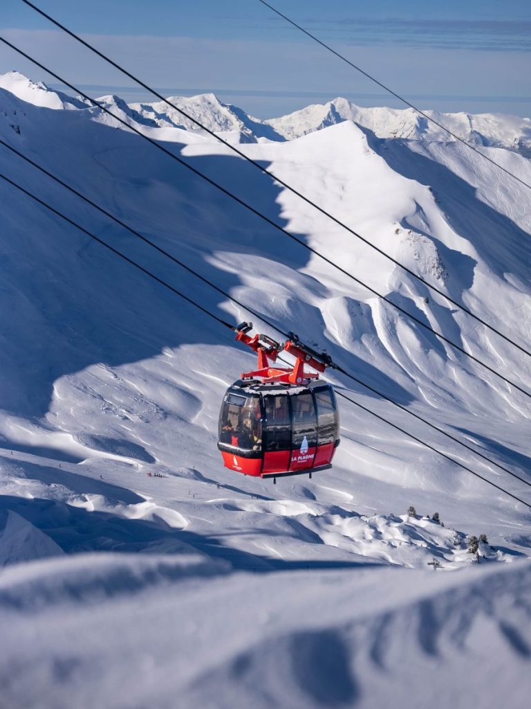 Funiplagne et domaine skiable de La Plagne en hiver