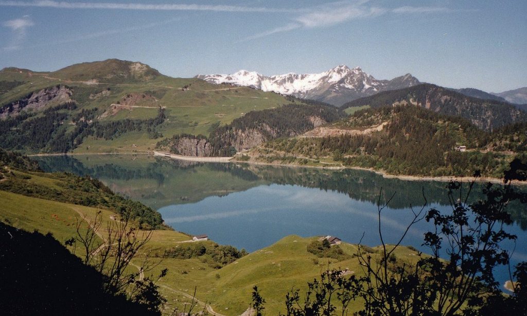 Le Lac de Roselend dans le Massif du Beaufortain
