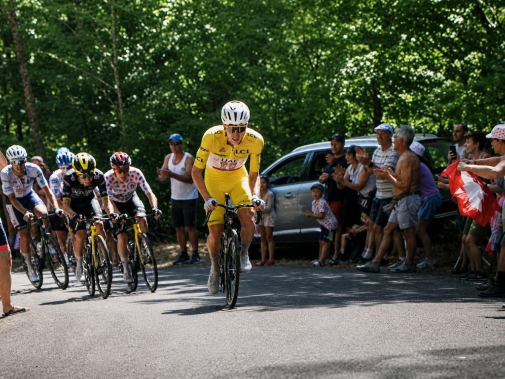 Tadej Pogacar lors de son attaque dans le col de Pertus.