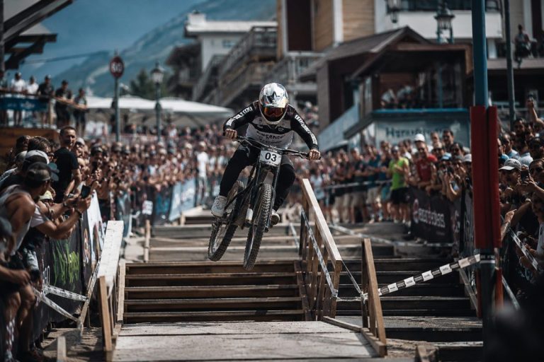 Un participant de l'Urban DH aux 2 Alpes