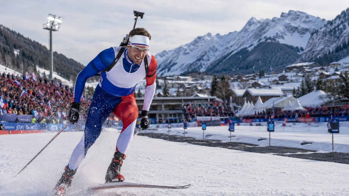 Un concurrent de la Coupe du monde de Biathlon 2026 au Grand-Bornand