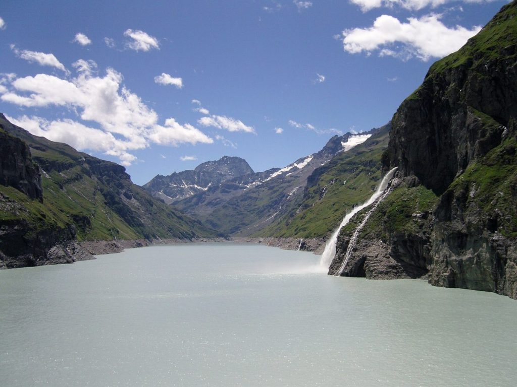 Le lac de Mauvoisin à proximité de Verbier
