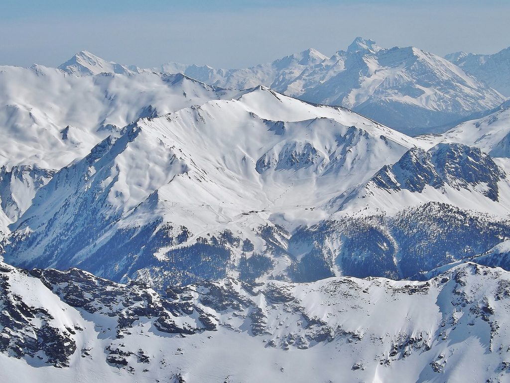 Vue sur le domaine skiable de Valfréjus, en Haute-Maurienne