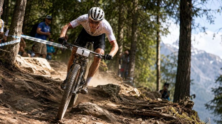 Un concurrent des championnats du monde XCO à Val di Sole 2026