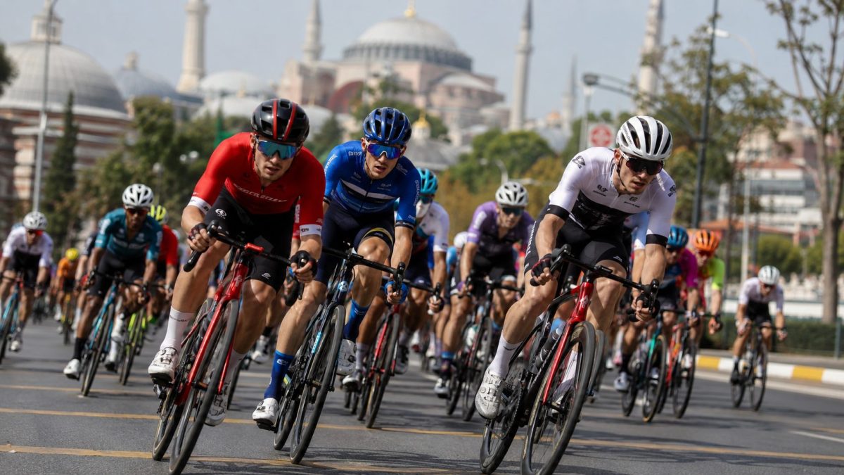 Le peloton du Tour d'Istanbul 2026