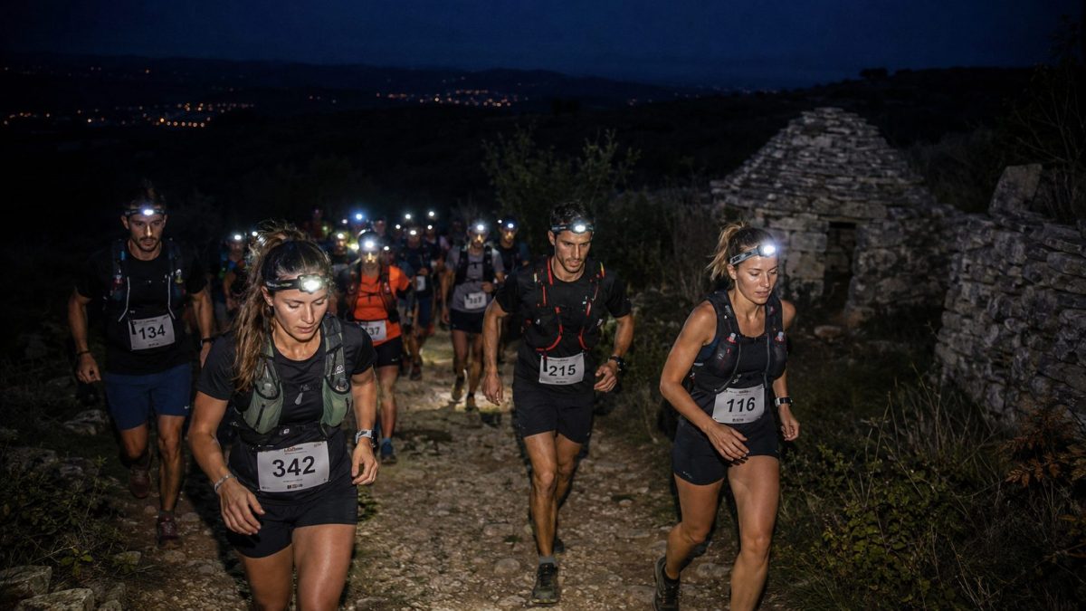 Des coureurs et coureuses participant à la Nuit des Carbones 2026