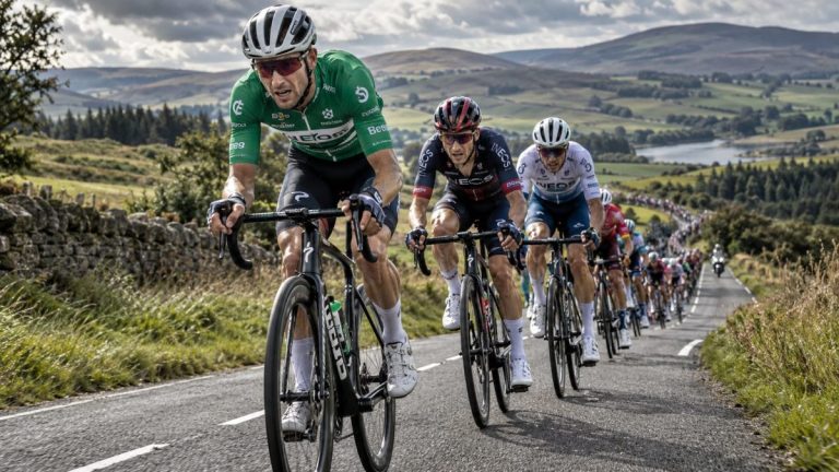 Le peloton du Tour de Grande-Bretagne 2026