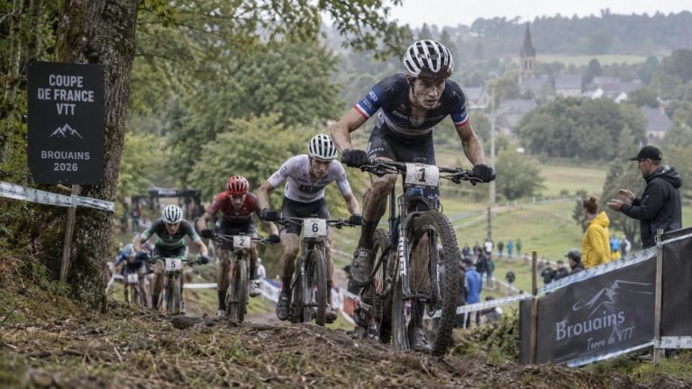 Des concurrents de la Coupe de France 2026 de VTT XCO