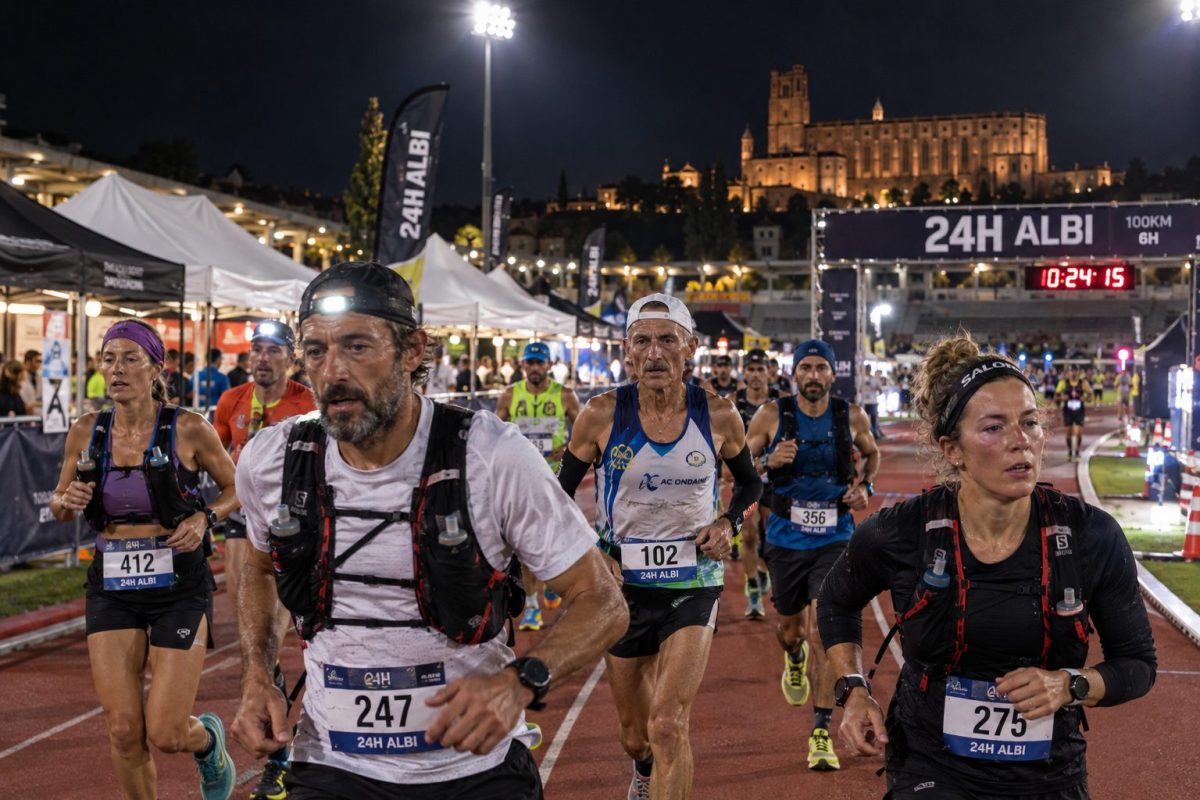 Coureurs sur le circuit du Stadium d’Albi lors des 24 Heures d’Albi 2026