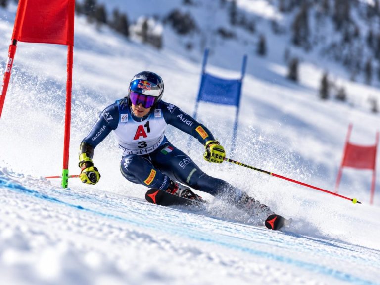 Un skieur lors du Critérium de la première neige à Val d'Isère