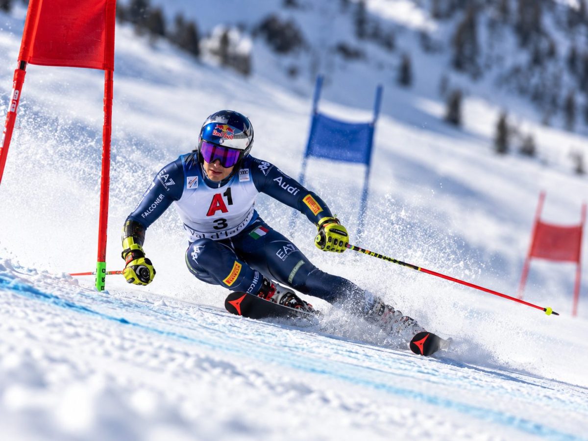 Un skieur lors du Critérium de la première neige à Val d'Isère