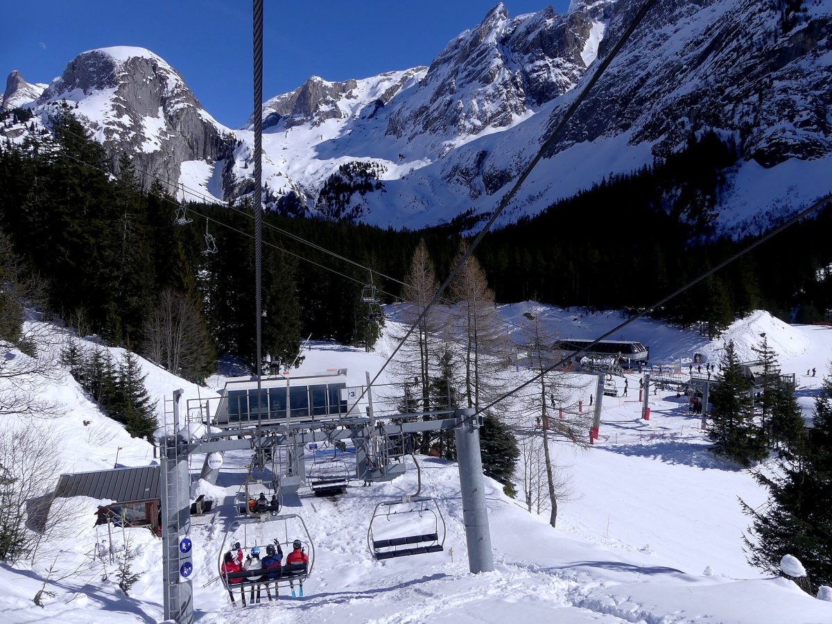 Domaine skiable de Pralognan-la-Vanoise enneigé sur le plateau des Fontanettes